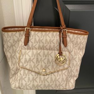 Michael Kors jet set tote